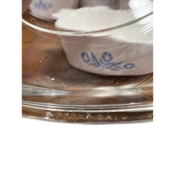 CorningWare Blue Cornflower Dish with Pyrex Lid 1½ Qt - Picture 5 of 5